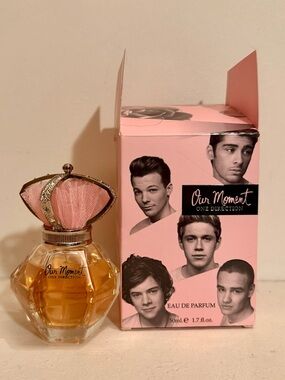 1D Our Moment Eau de Parfum Bottle with Pink Box